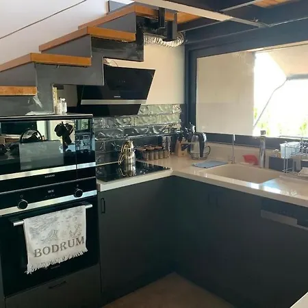 Lejlighed Yalikavak, 4+1 Loft Detached House Central Bodrum